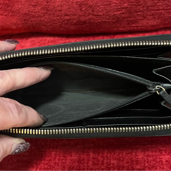 GUCCI AUTHENTIC BLACK EMBOSSED LEATHER ZIPPY WALLET. EUC. - Picture 5 of 10
